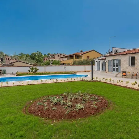 Villa Laura With Private Pool Porec