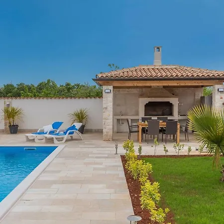 Villa Laura With Private Pool